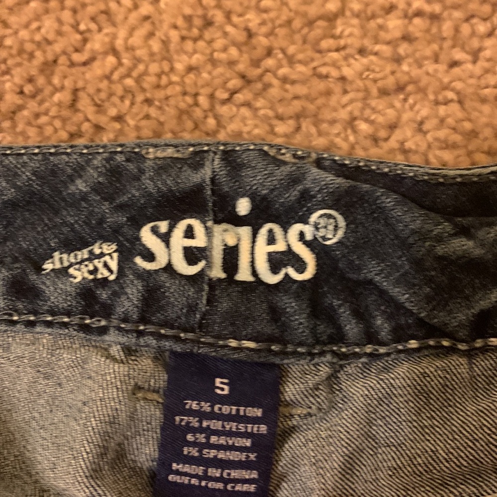 Series capris - Picture 3 of 3